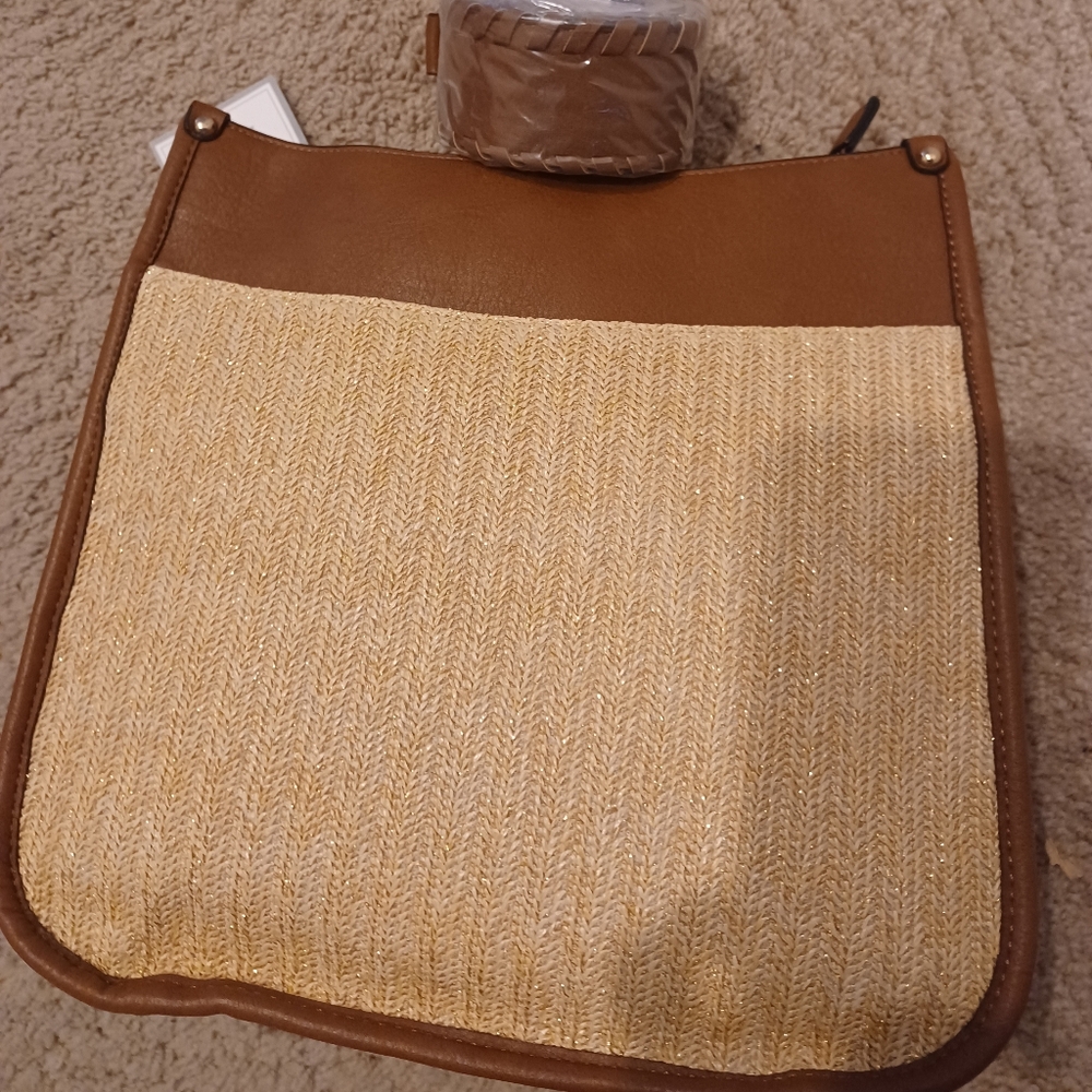 NWT Jen & Co Brown Vegan Leather Like Material and Cream Woven With Gold Accents